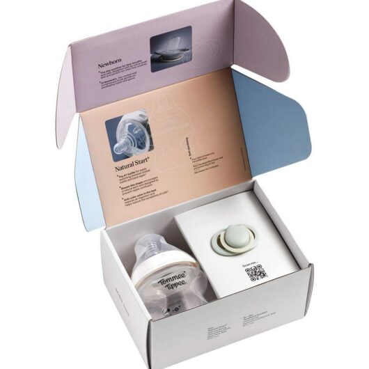 Tommee Tippee Natural Start® 0+M Bottle And Newborn Soother 0-2M Sample Pack, 150ml